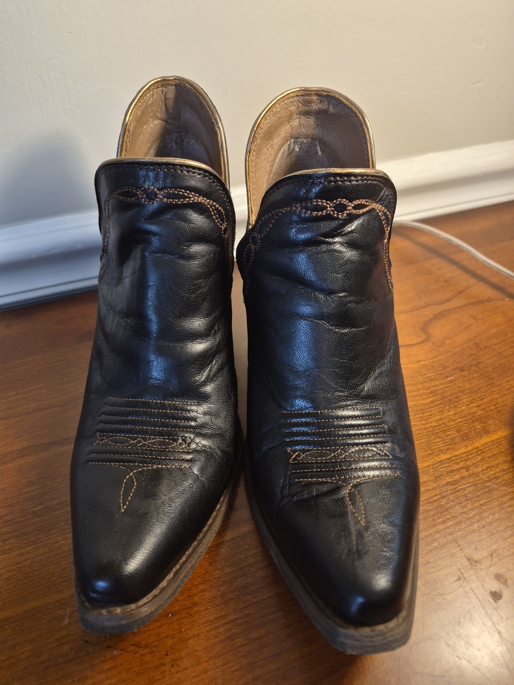 Ariat Black Leather Western Slip-On Ankle Booties Size 6B